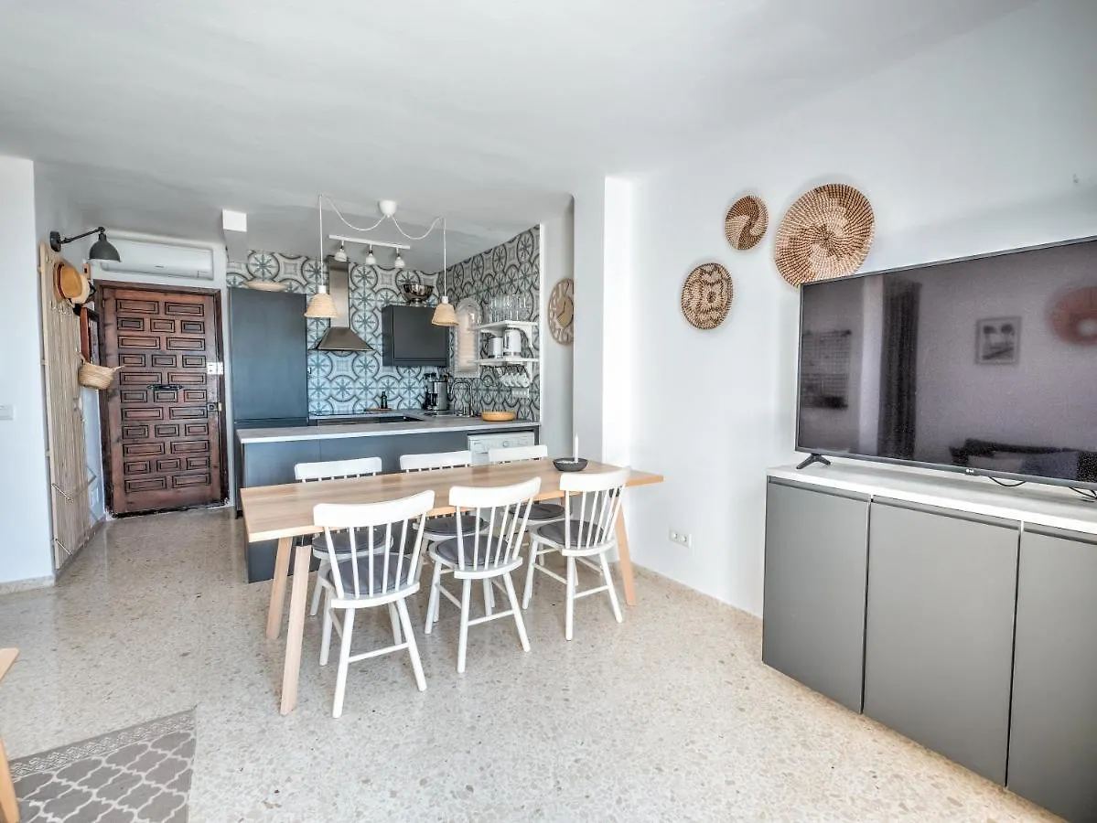 Exclusive Apartment With Nerjas Biggest Pool 0*, Nerja